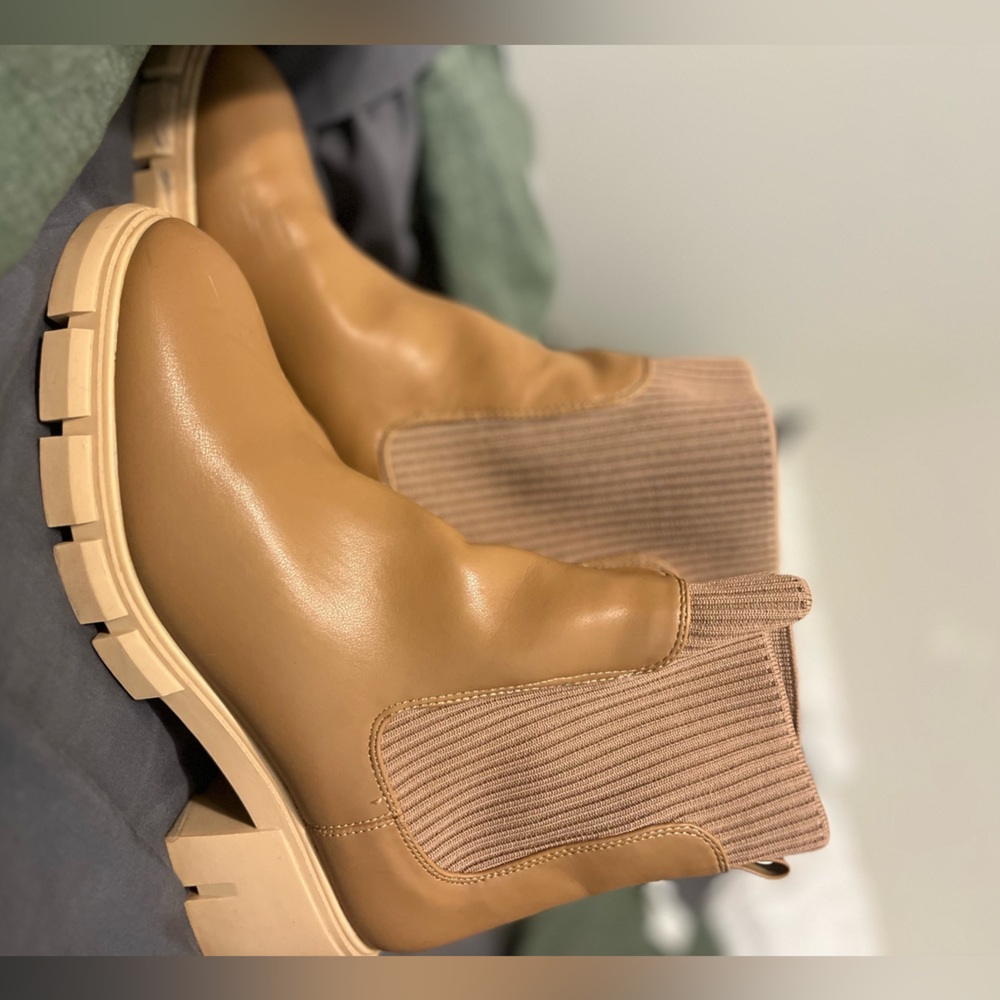 VIRAL Amazon “Chelsea Booties.” - Picture 5 of 5